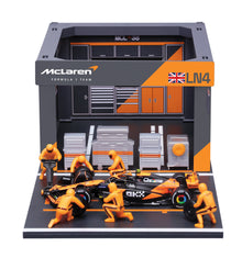 Pit Stop McLaren with MCL38 #4 Lando Norris Diecast Model 1:43 F1 2024